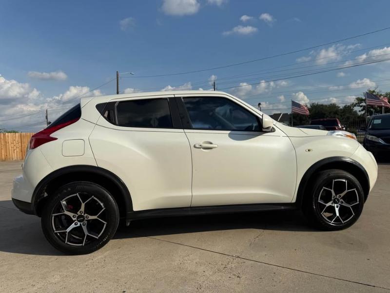 Nissan Juke S FWD 2013