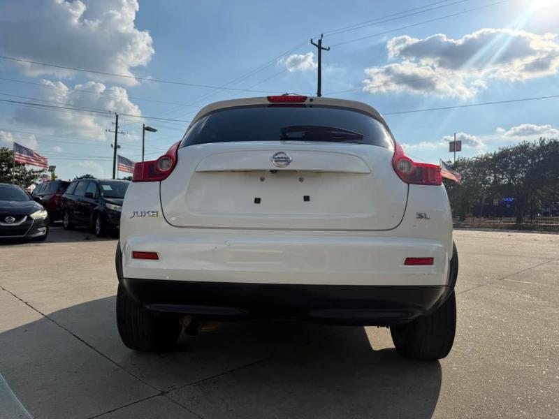 Nissan Juke S FWD 2013