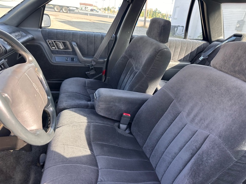 Oldsmobile Cutlass Supreme SE sedan 1994