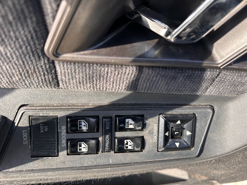 Oldsmobile Cutlass Supreme SE sedan 1994