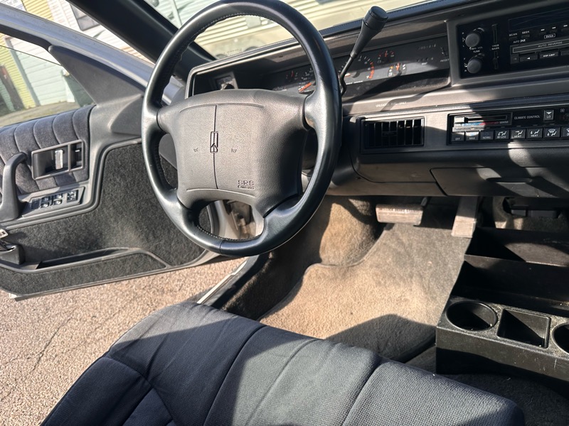 Oldsmobile Cutlass Supreme SE sedan 1994