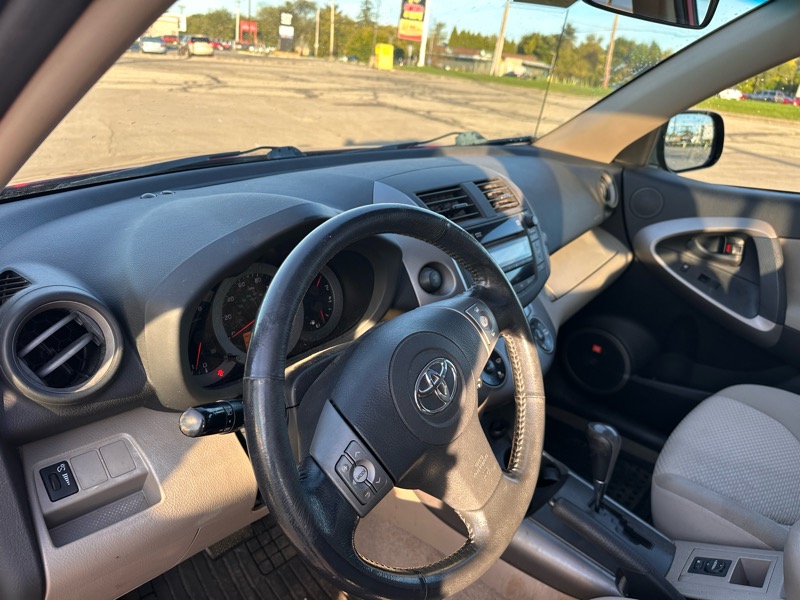 Toyota RAV4 Limited I4 2WD 2007