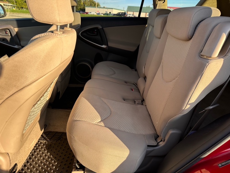 Toyota RAV4 Limited I4 2WD 2007