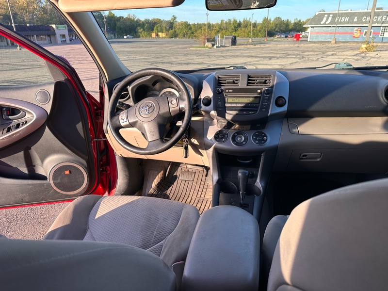 Toyota RAV4 Limited I4 2WD 2007