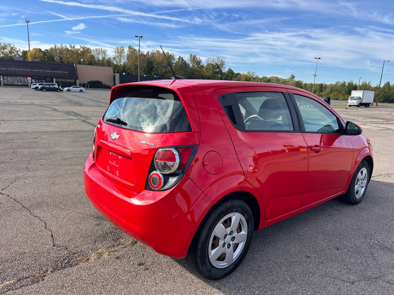 Chevrolet Sonic LS Manual 5-Door 2014