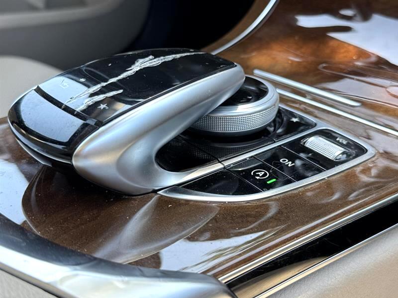 Mercedes-Benz C-Class C300 4D Sport Sedan 4M 2015 Mercedes-Benz C-Class C300 4D Sport Sedan 4M 2015