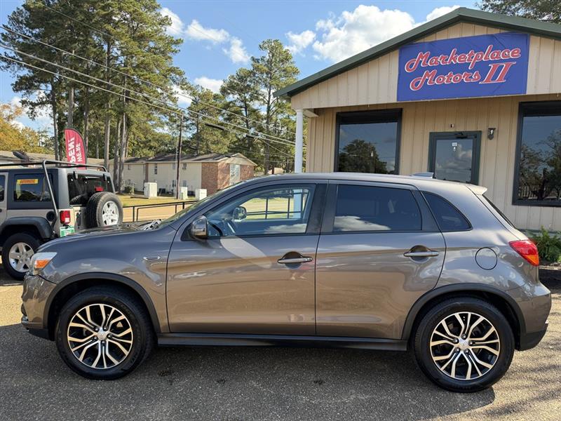 2018 Mitsubishi Outlander Sport SE's photo