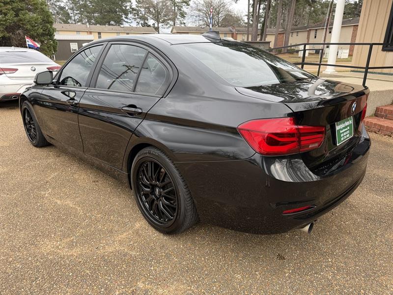BMW 3-Series 320i Sedan 2018