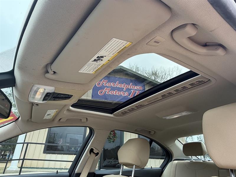 BMW 3-Series 320i Sedan 2018