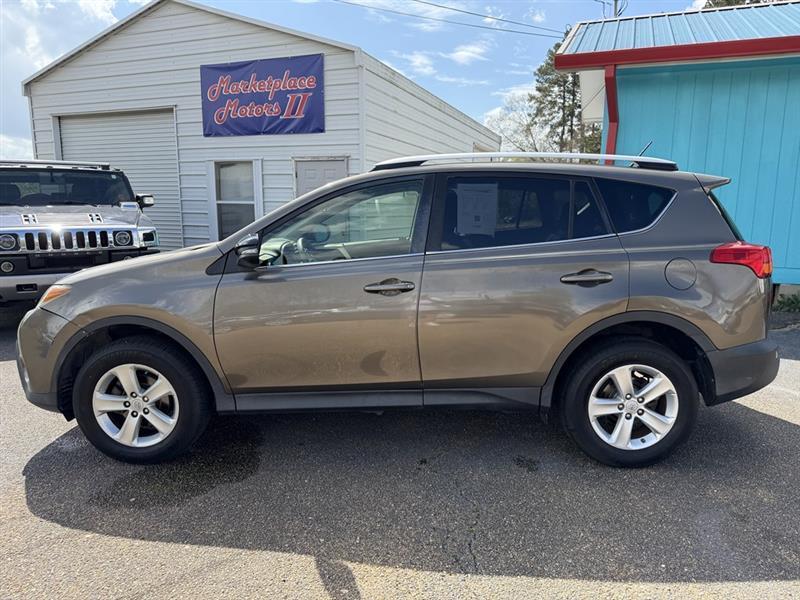 Toyota RAV4 XLE FWD 2013