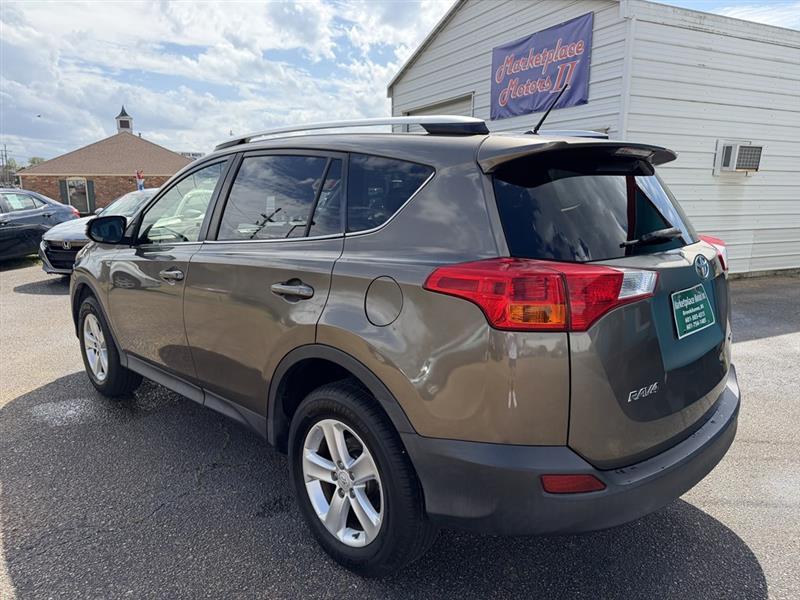 Toyota RAV4 XLE FWD 2013