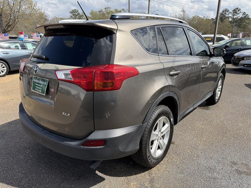 Toyota RAV4 XLE FWD 2013