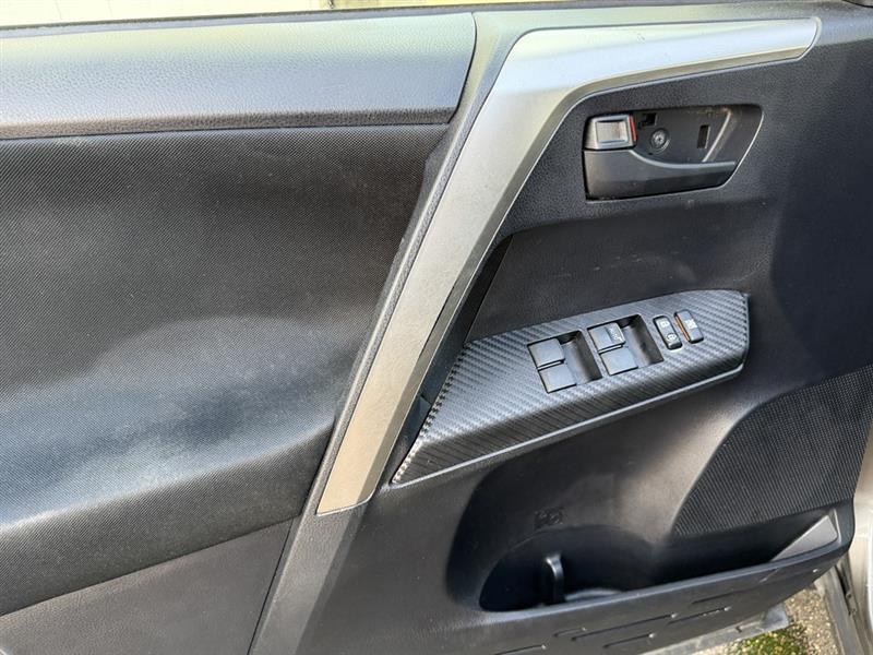 Toyota RAV4 XLE FWD 2013