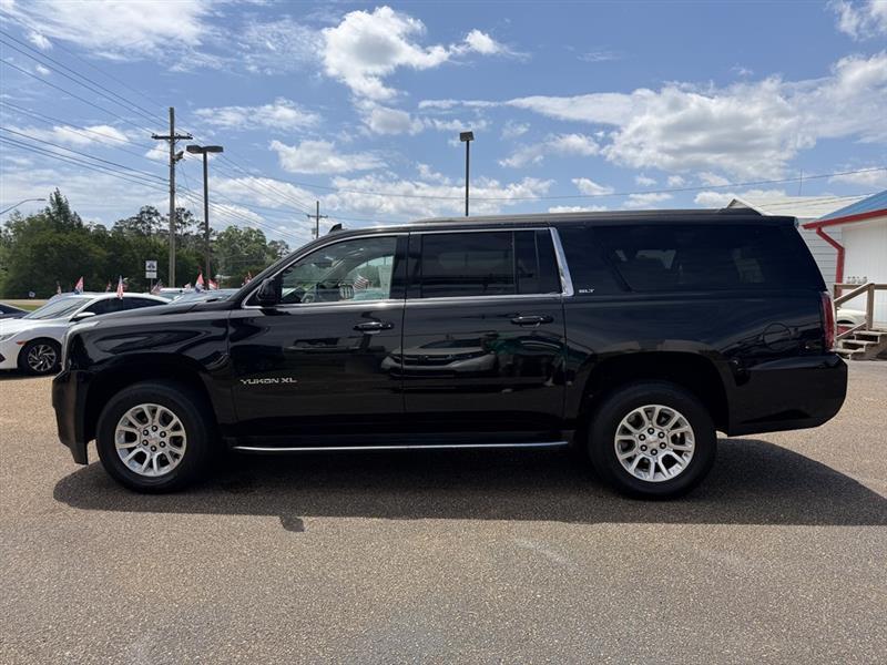 GMC Yukon XL SLT 2WD 2017