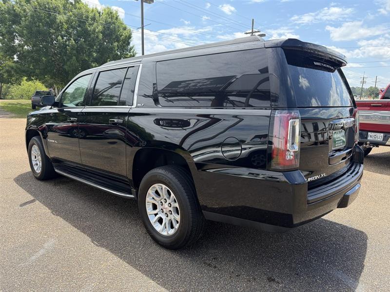 GMC Yukon XL SLT 2WD 2017