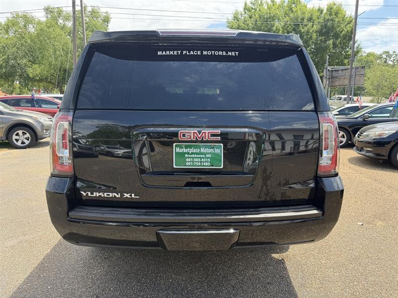 GMC Yukon XL SLT 2WD 2017