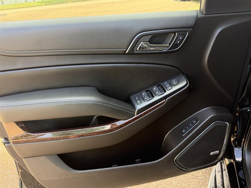 GMC Yukon XL SLT 2WD 2017