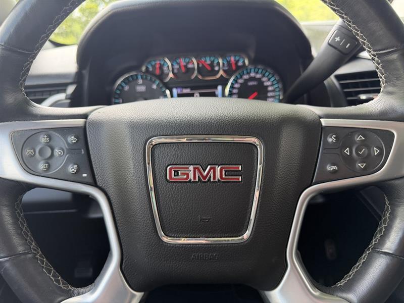 GMC Yukon XL SLT 2WD 2017