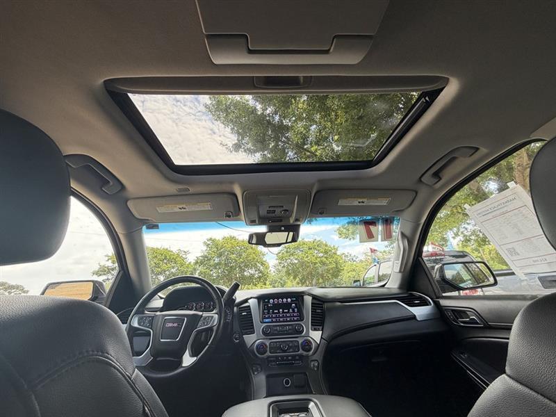 GMC Yukon XL SLT 2WD 2017