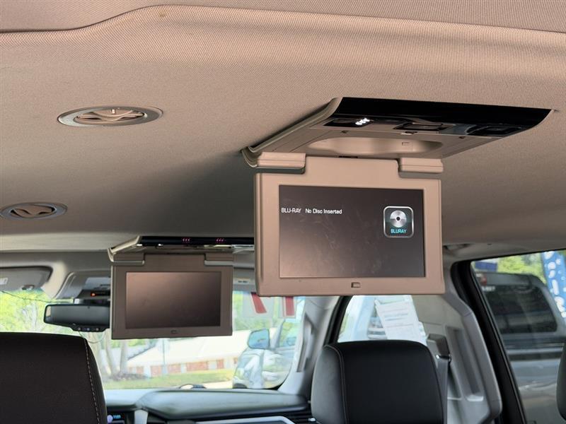 GMC Yukon XL SLT 2WD 2017