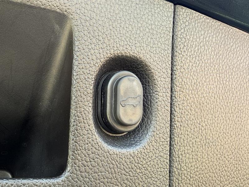 GMC Yukon XL SLT 2WD 2017