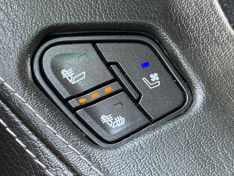 GMC Yukon XL SLT 2WD 2017