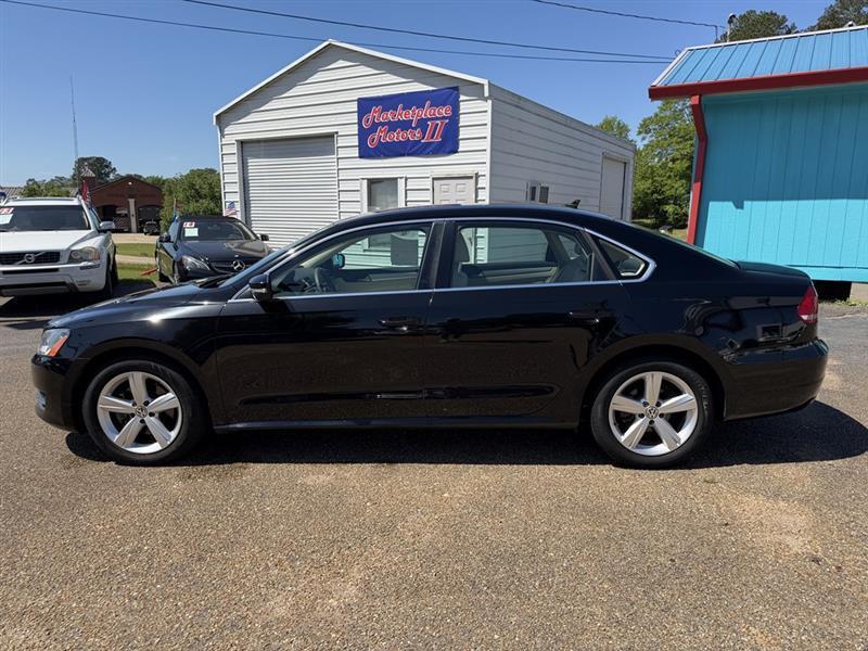 Volkswagen Passat 2.5L SE MT 2013