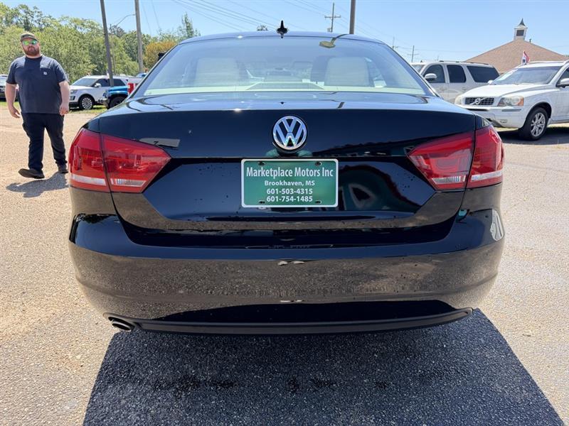 Volkswagen Passat 2.5L SE MT 2013