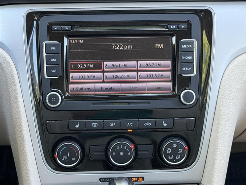 Volkswagen Passat 2.5L SE MT 2013