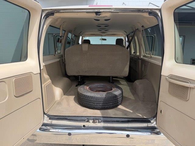 Ford Econoline E-150 XLT 2010