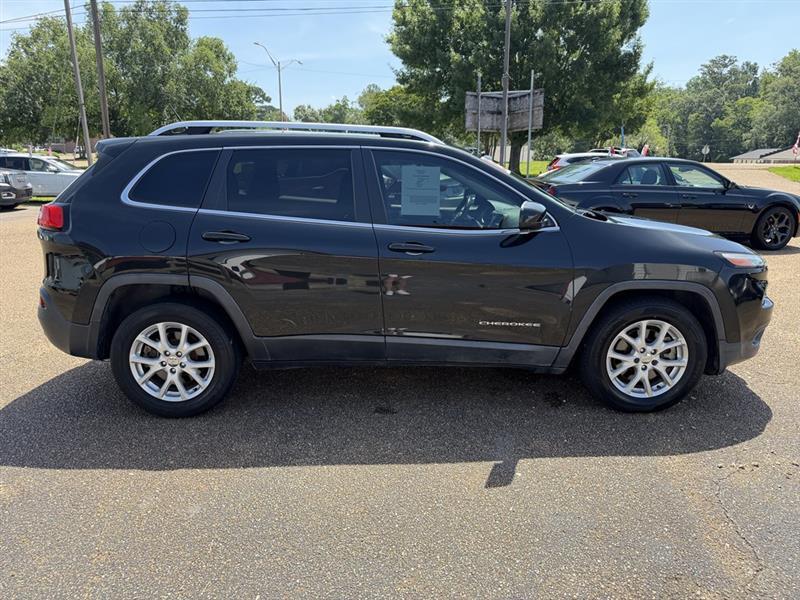 Jeep Cherokee Latitude FWD 2015