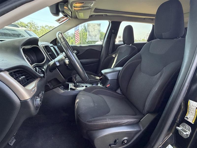 Jeep Cherokee Latitude FWD 2015