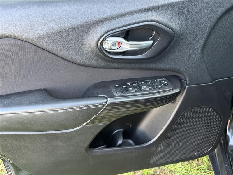 Jeep Cherokee Latitude FWD 2015