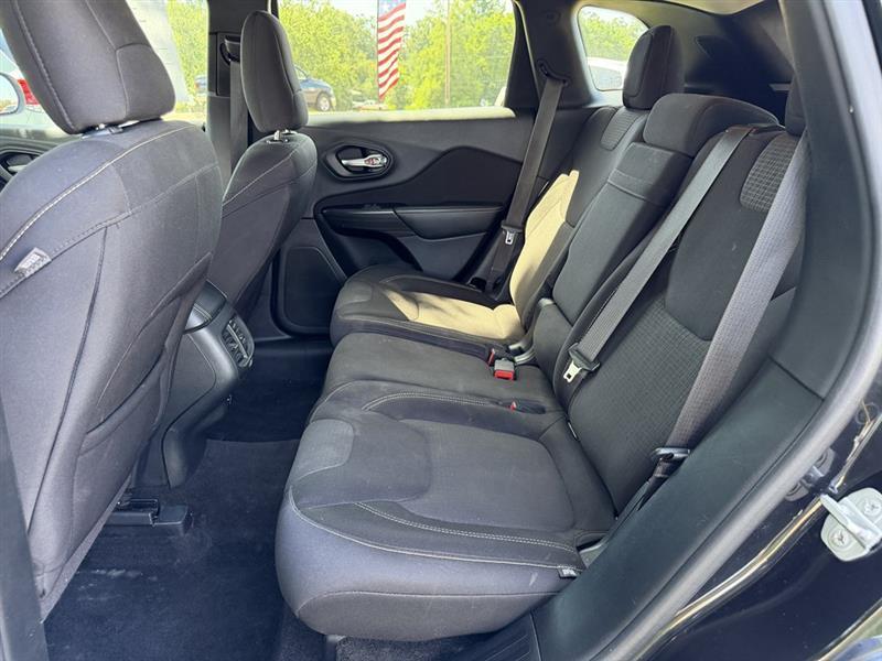 Jeep Cherokee Latitude FWD 2015