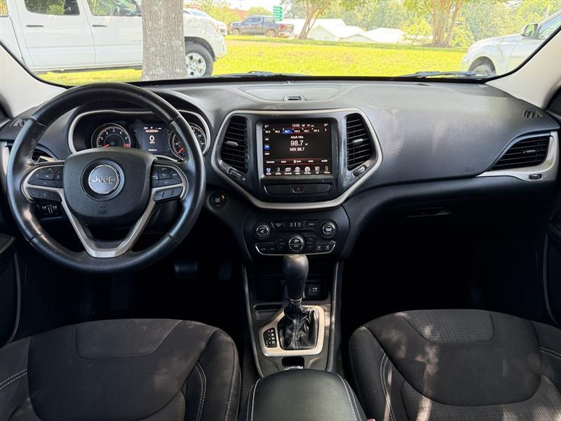 Jeep Cherokee Latitude FWD 2015