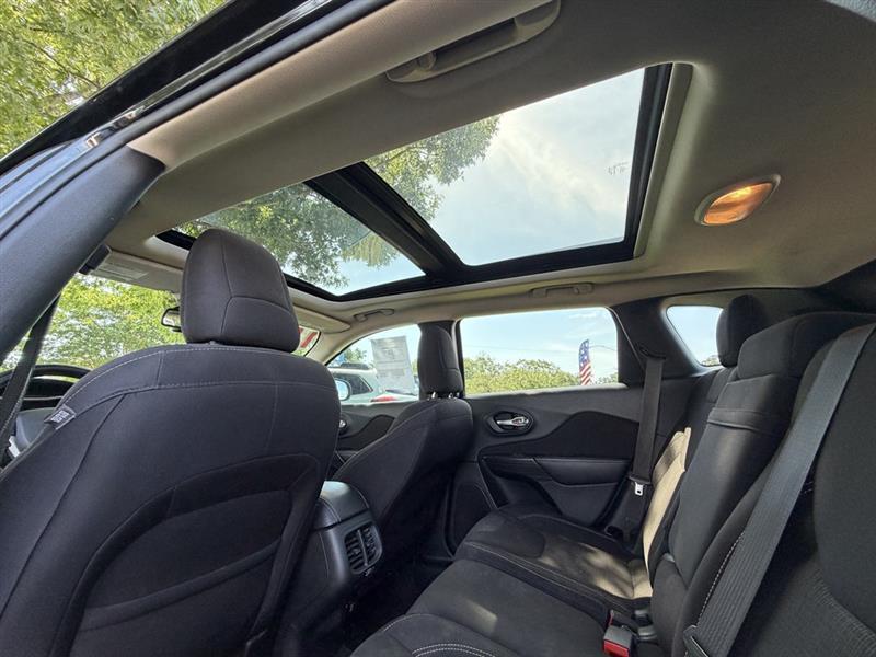 Jeep Cherokee Latitude FWD 2015