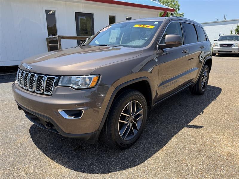 2020 Jeep Grand Cherokee Laredo 4WD