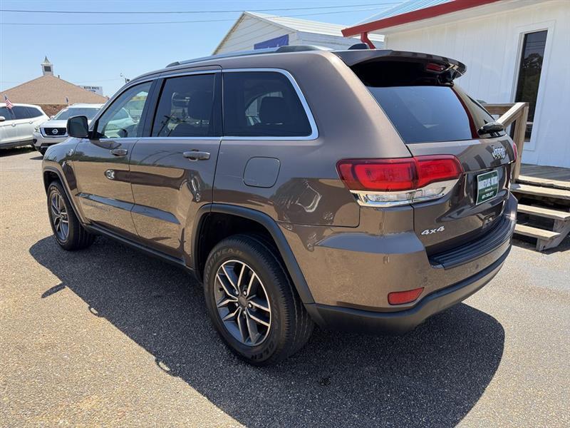 Jeep Grand Cherokee Laredo 4WD 2020