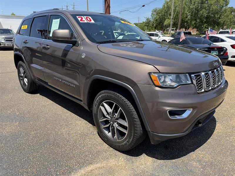 Jeep Grand Cherokee Laredo 4WD 2020