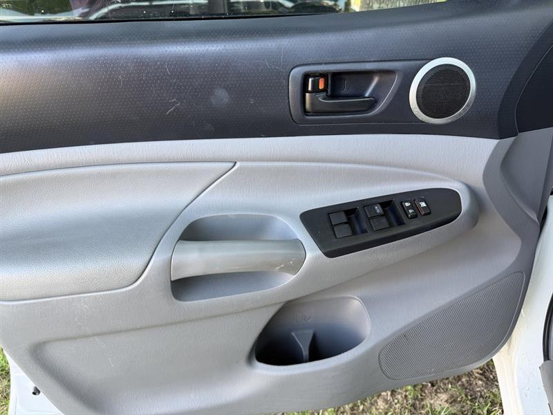 Toyota Tacoma PreRunner Double Cab Auto 2WD 2013