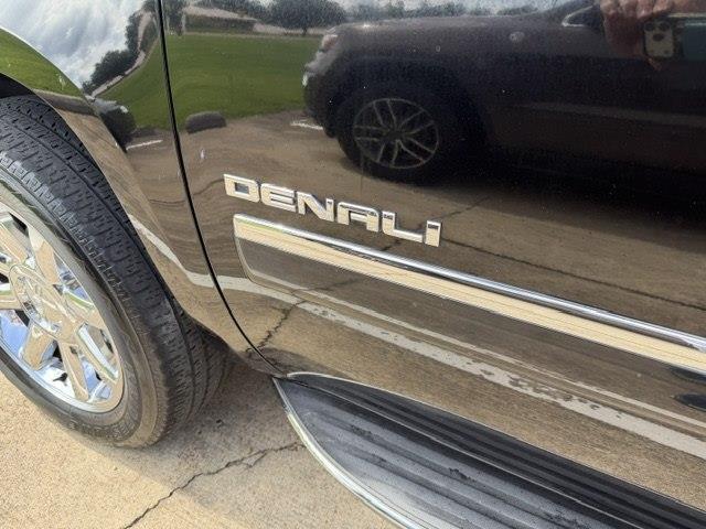 GMC Yukon Denali 2WD 4dr 2013