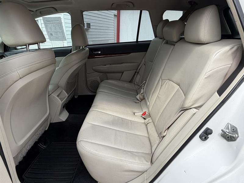 Subaru Outback 2.5i Limited 2011