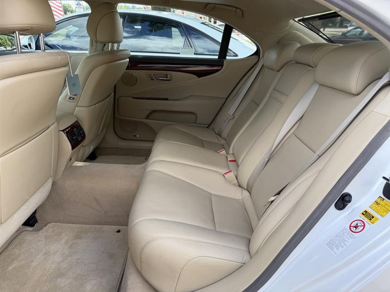 Lexus LS 460 L Luxury Sedan 2007