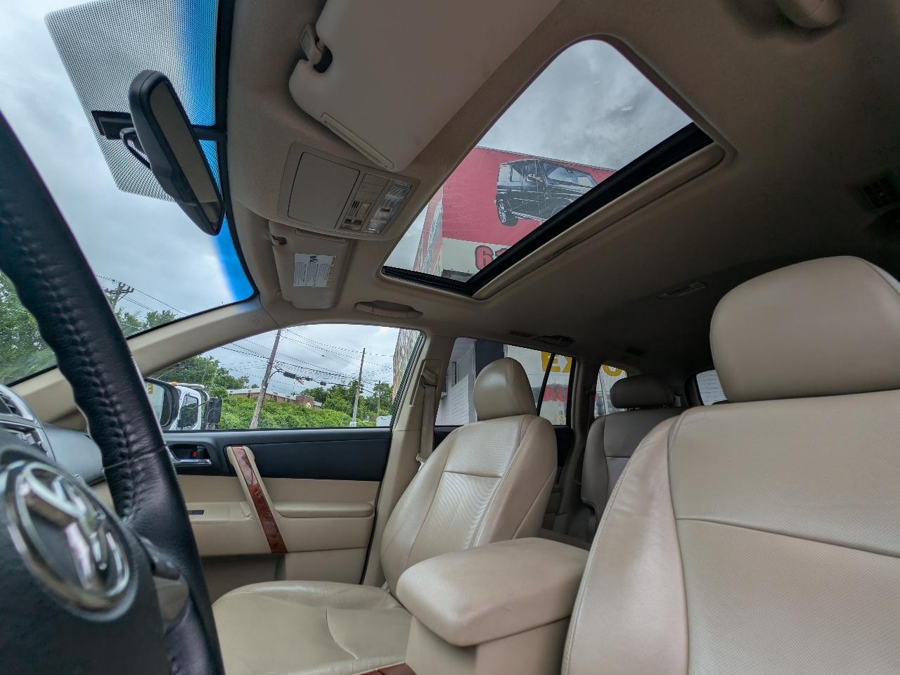 Toyota Highlander Limited 4WD 2013