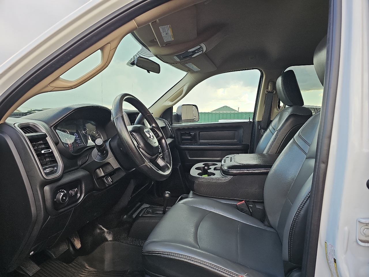 RAM 2500 Tradesman Crew Cab LWB 4WD 2020 RAM 2500 Tradesman Crew Cab LWB 4WD 2020