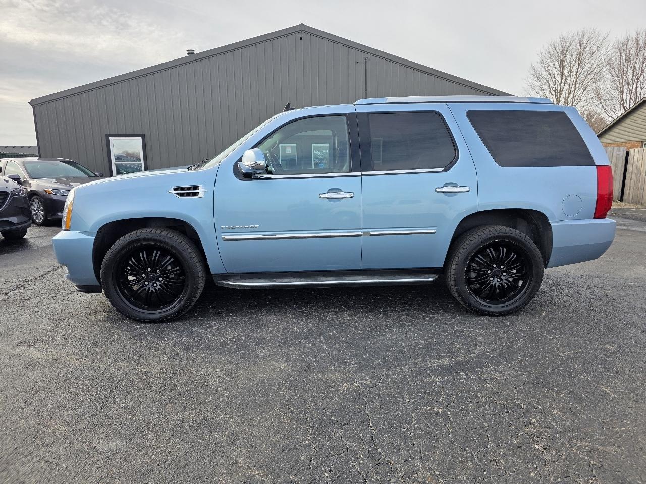 Cadillac Escalade AWD Luxury 2011