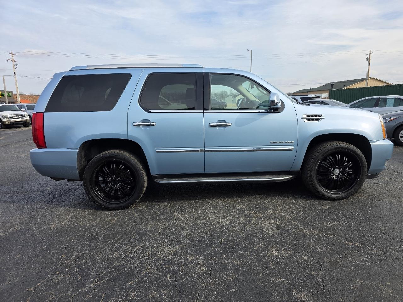 Cadillac Escalade AWD Luxury 2011