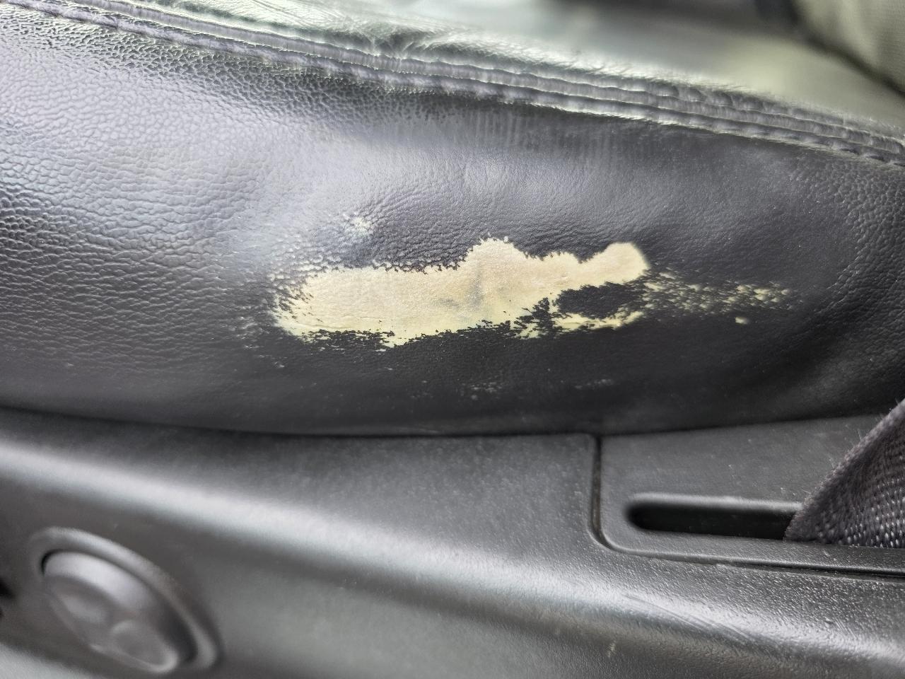 Cadillac Escalade AWD Luxury 2011