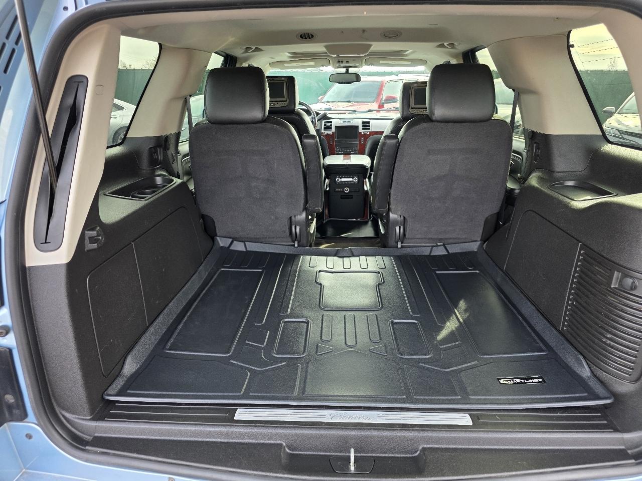 Cadillac Escalade AWD Luxury 2011