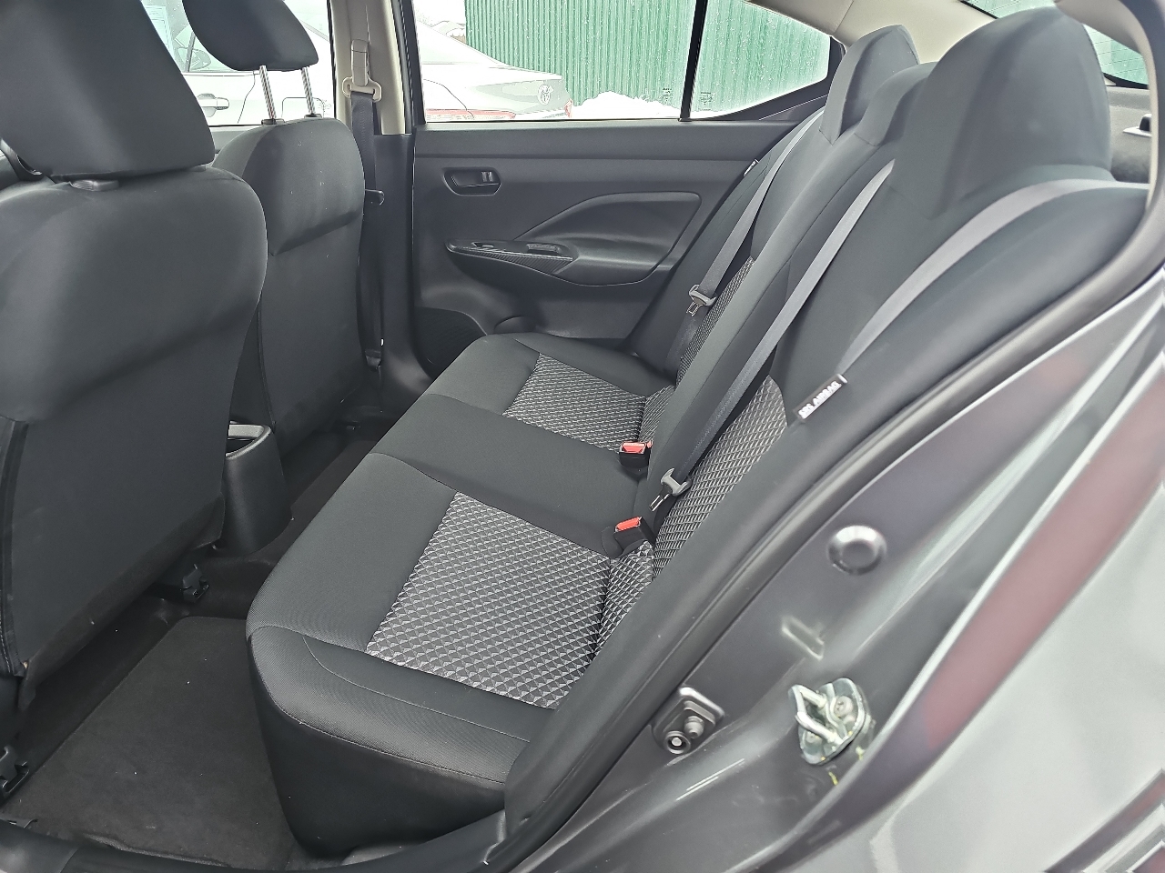 Nissan Versa S 5MT 2024